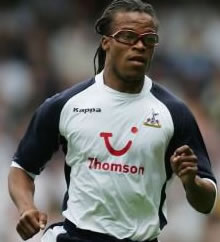 The sight that the 36,000 bumper crowd had waited to see- Edgar davids in a Spurs shirt!