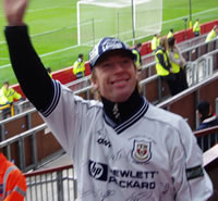 Steffen responds to the I love Steffen Freund chants! Picture by Gerry Taylor