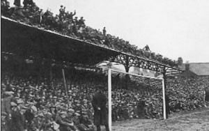 This is the picture of Filbert Street during that 1928 game. It didn't change much down the years did it?!