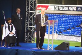 Jimmy Greaves pays his personal tribute, with Sixties team-mate Cliff Jones in the background